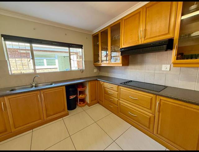3 BEDROOM TOWNHOUSE FOR SALE IN SCOTTSVILLE